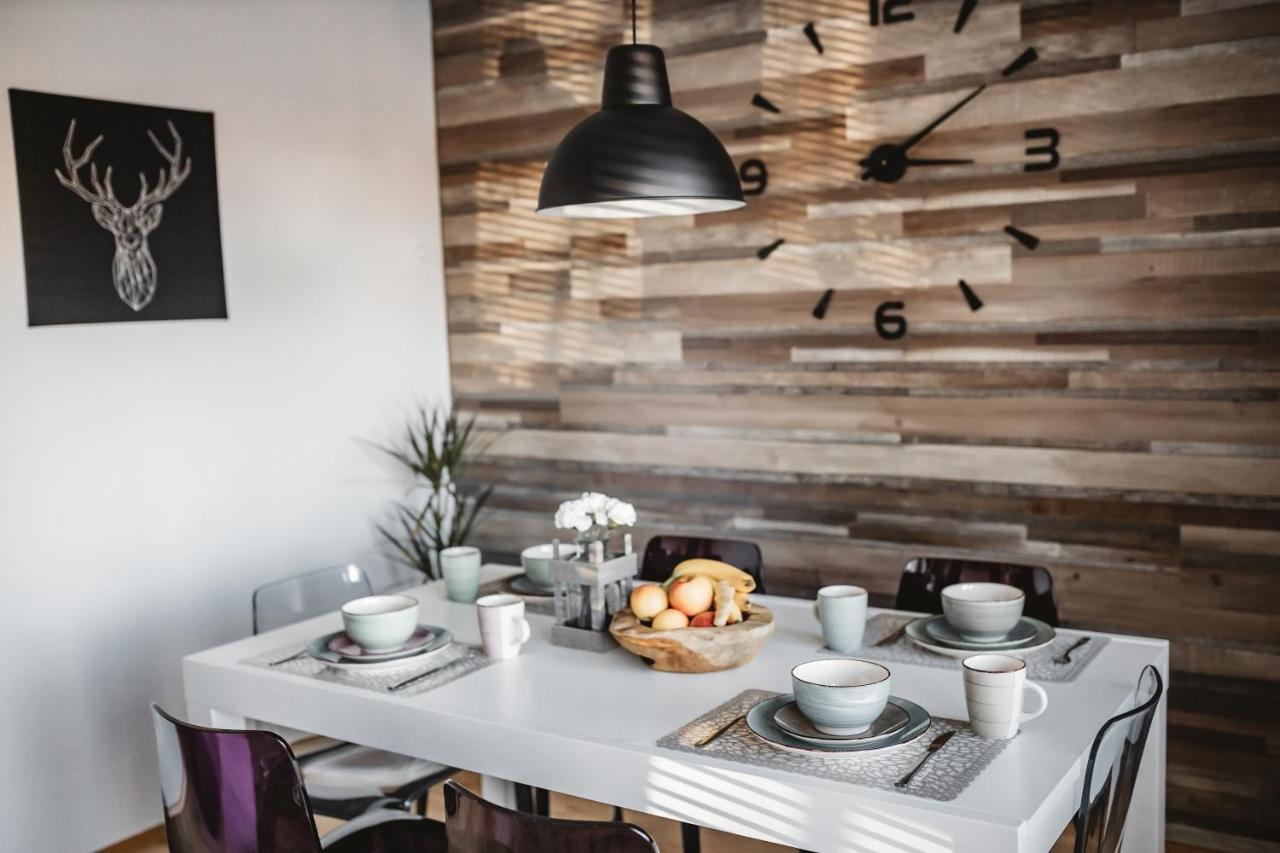 Drive Caffe Apartments Trzin Екстериор снимка
