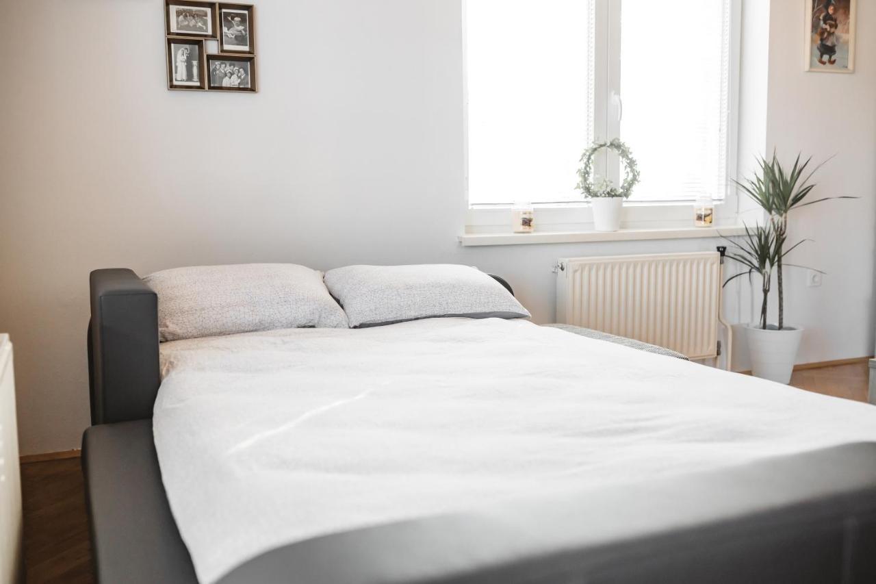 Drive Caffe Apartments Trzin Екстериор снимка