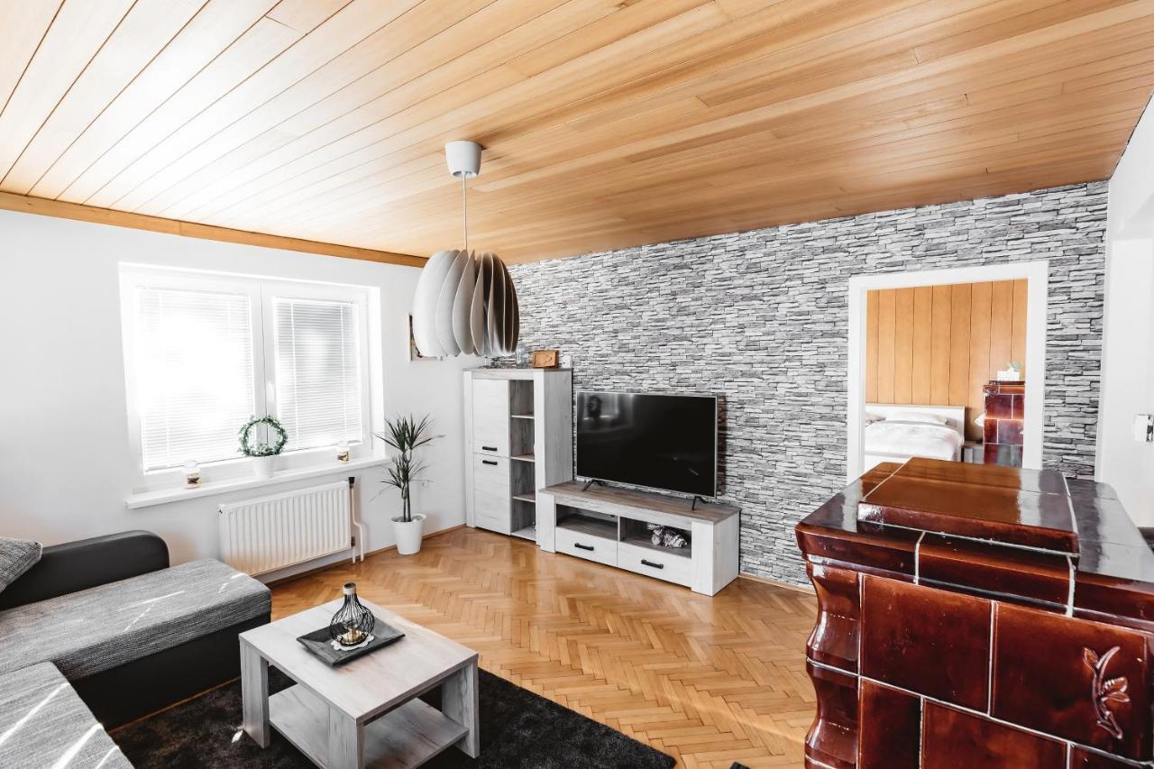 Drive Caffe Apartments Trzin Екстериор снимка