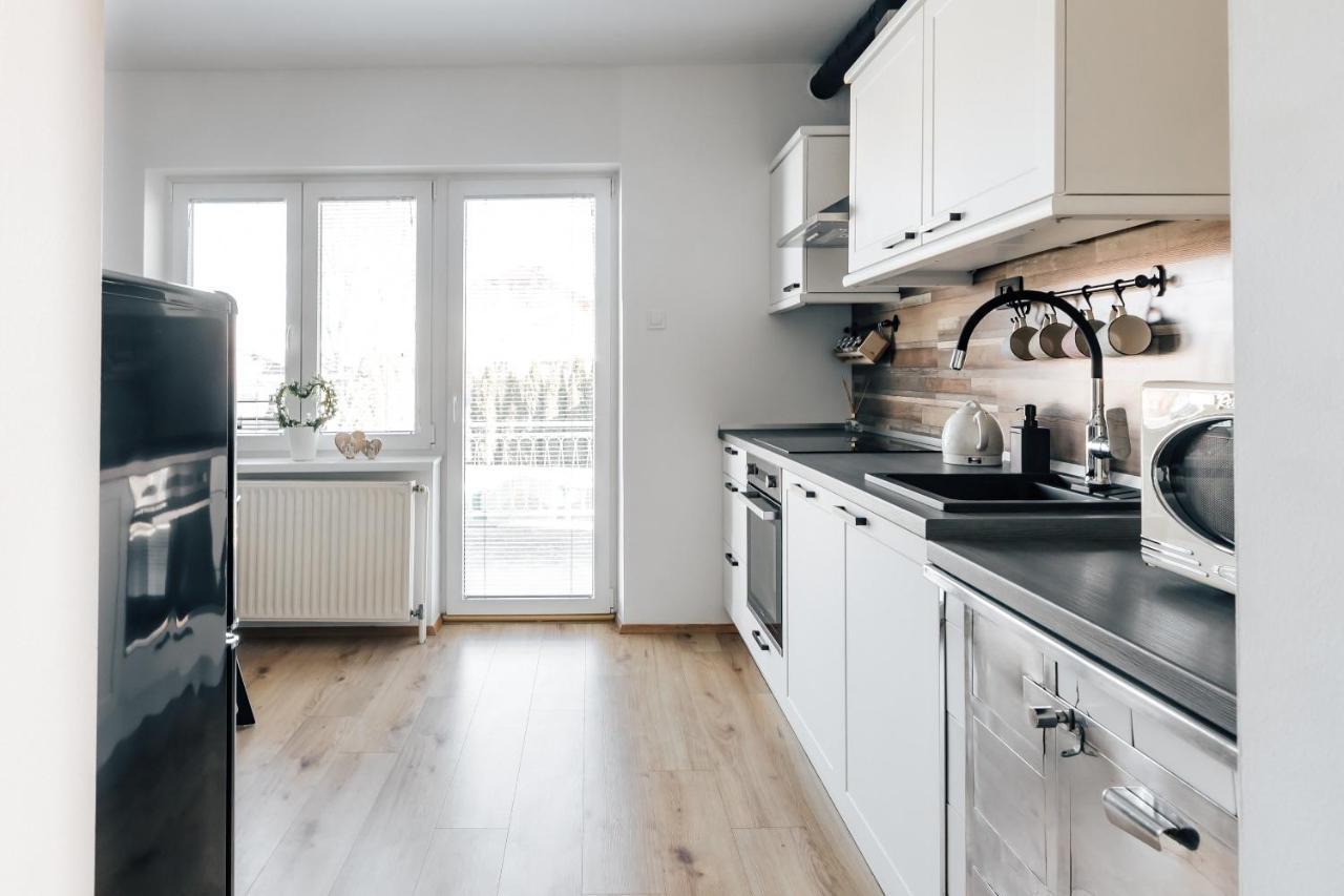 Drive Caffe Apartments Trzin Екстериор снимка