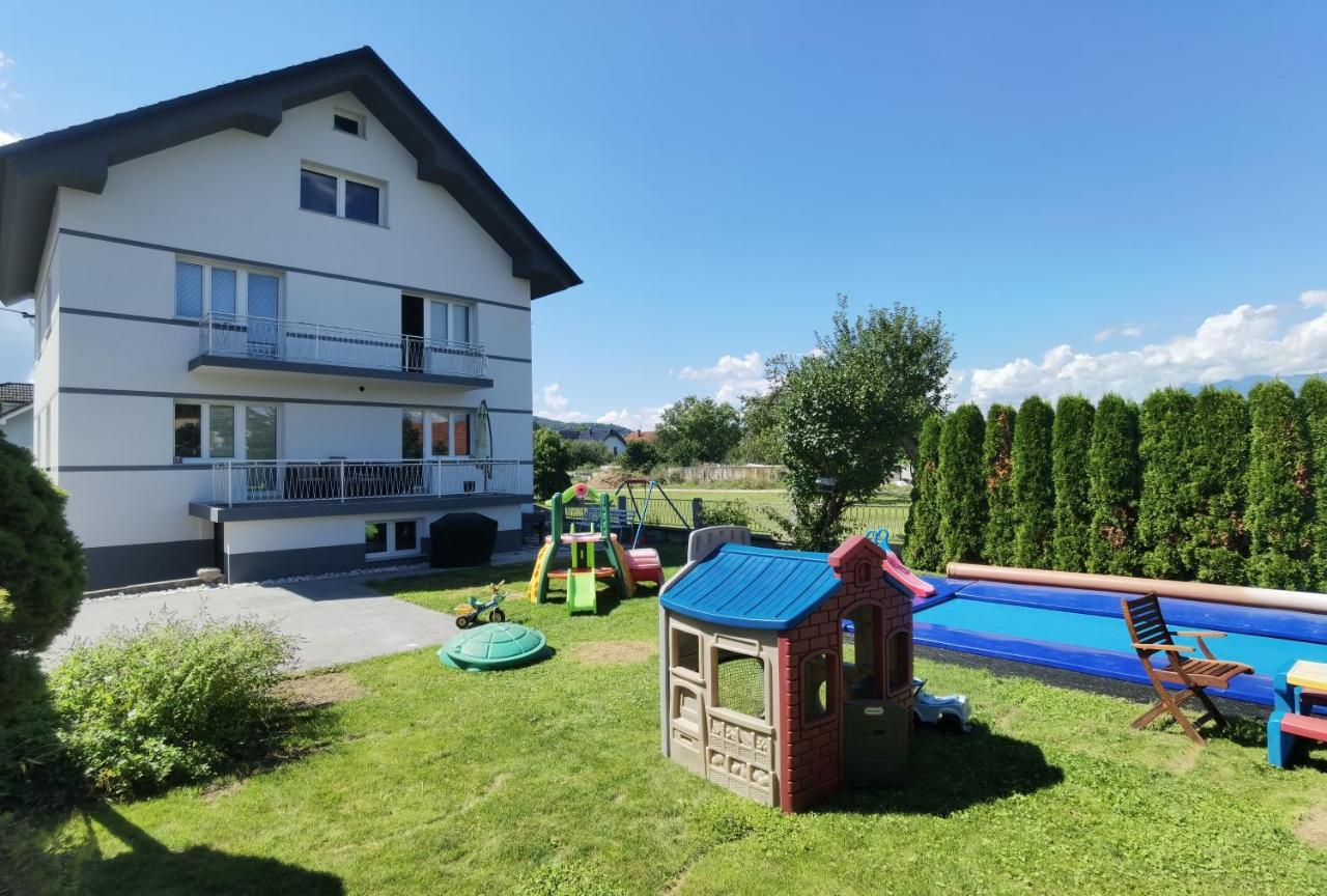 Drive Caffe Apartments Trzin Екстериор снимка