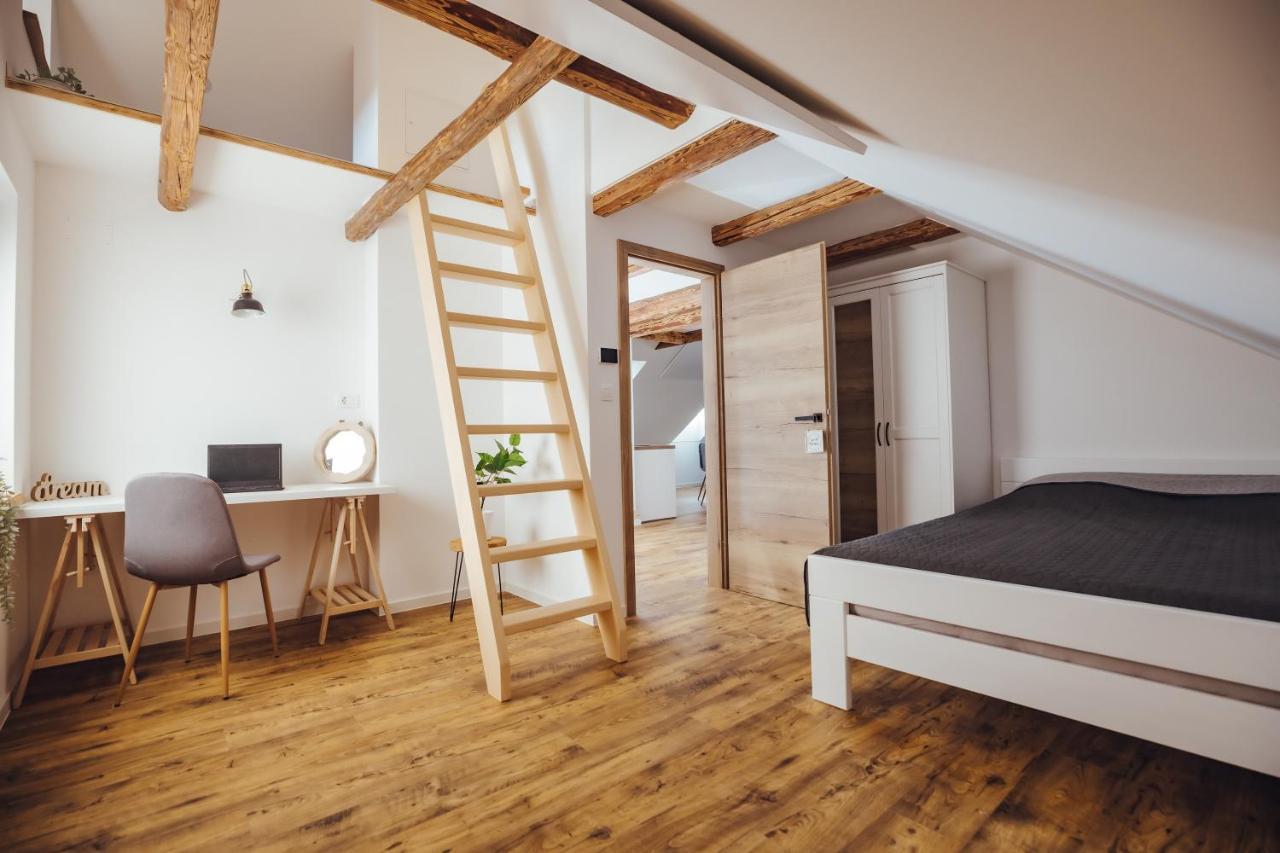 Drive Caffe Apartments Trzin Екстериор снимка