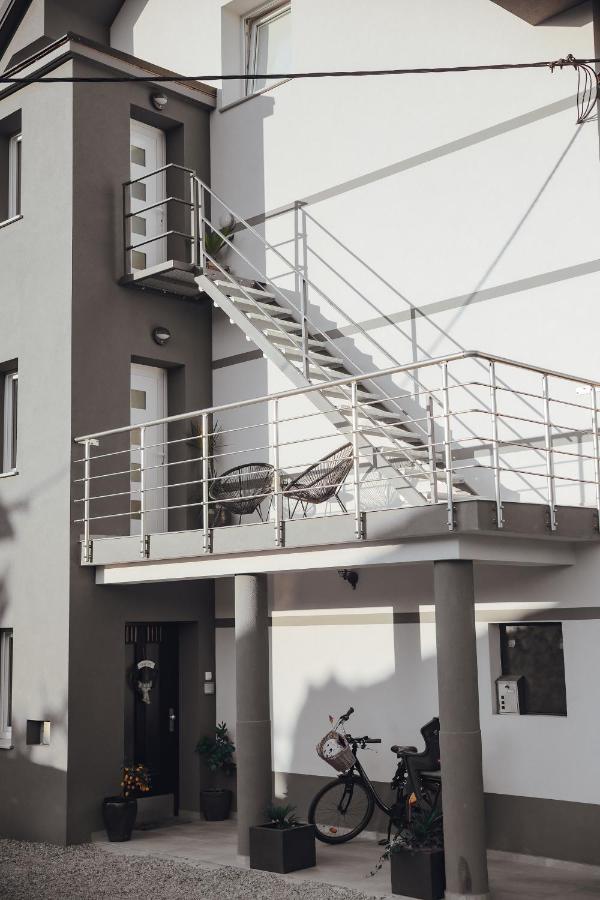 Drive Caffe Apartments Trzin Екстериор снимка