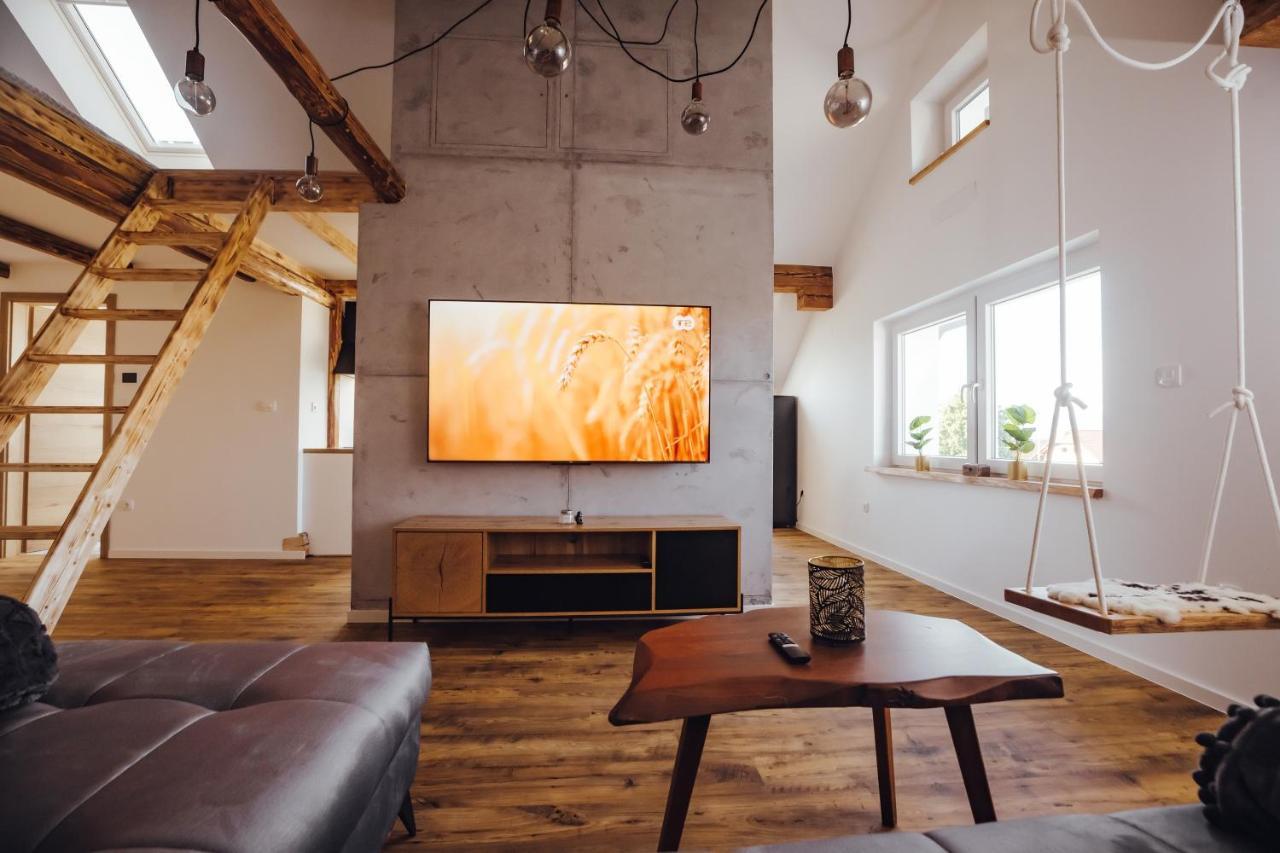 Drive Caffe Apartments Trzin Екстериор снимка